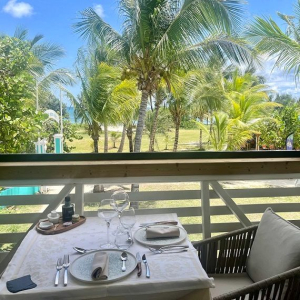 L'AUTRE VERSION - LA TABLE D'ERIC